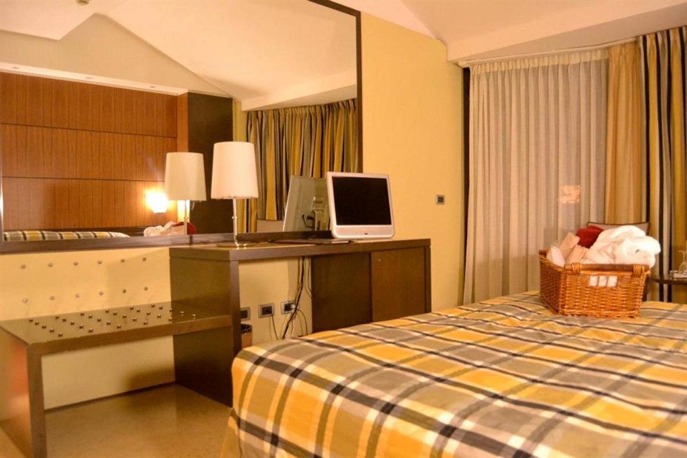 Hotel Carrobbio Milan Bagian luar foto