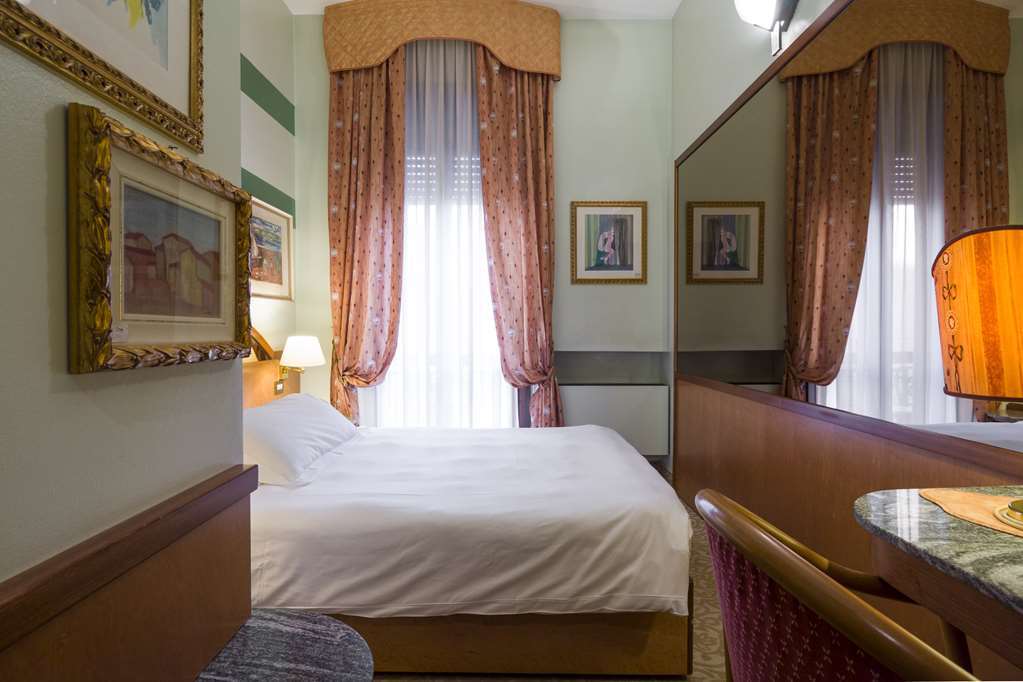 Hotel Carrobbio Milan Ruang foto