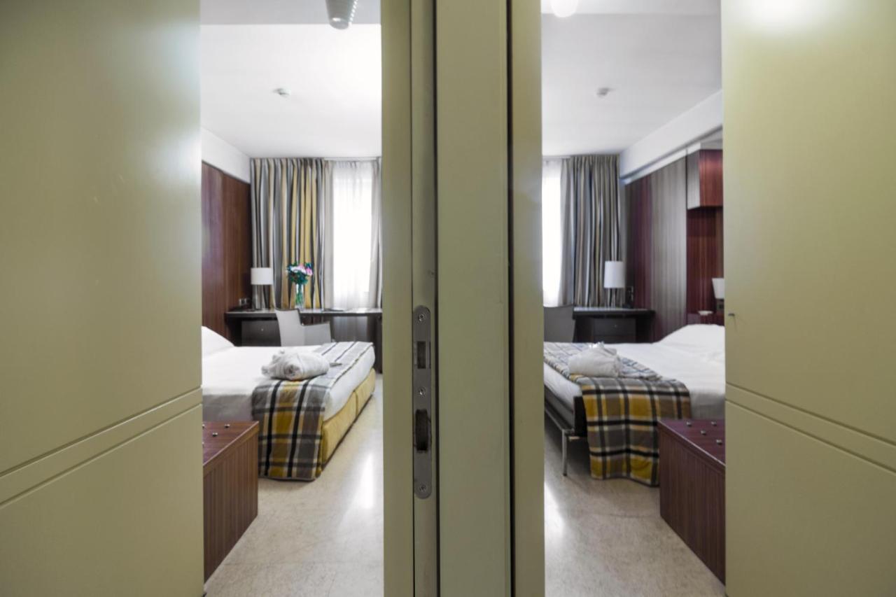 Hotel Carrobbio Milan Bagian luar foto